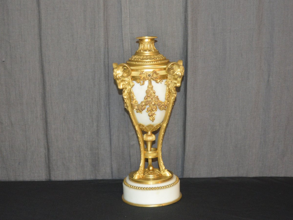 Louis XVI-style Casserole Serving As A Candlestick Holder