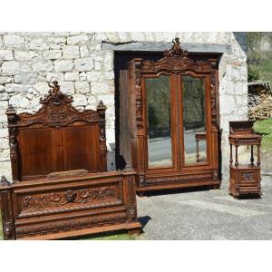 Exceptional Neo-renaissance Walnut Bedroom