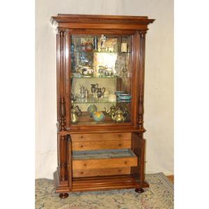 Vitrine - Argentier  Mercier Frères à Paris.