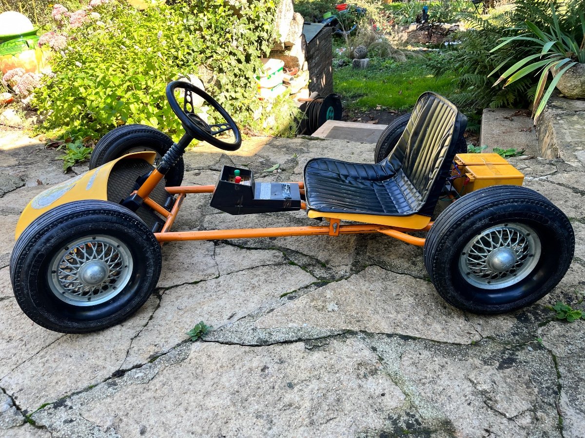 Jouet Gégé voiture formule 1 électrique 