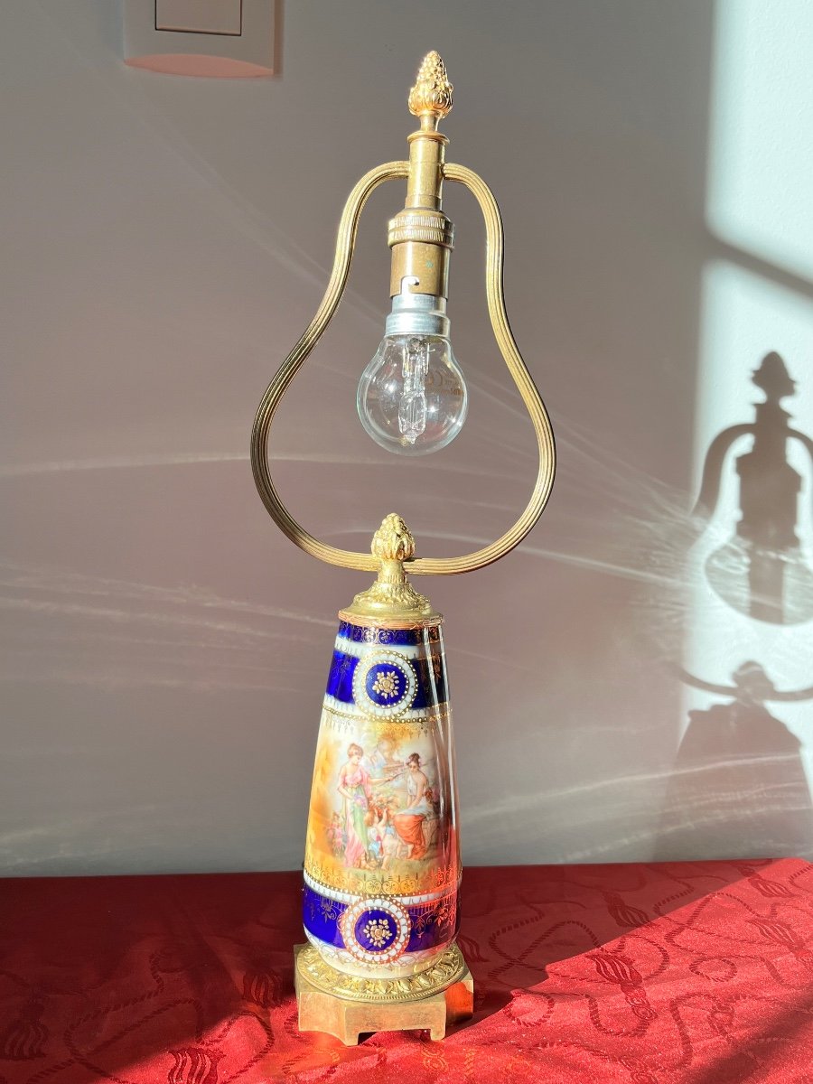 Lampe porcelaine de Paris "L’éducation de Cupidon"-photo-2