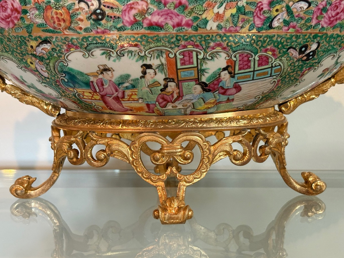 Grande coupe en porcelaine de Canton sur monture bronze doré -photo-4