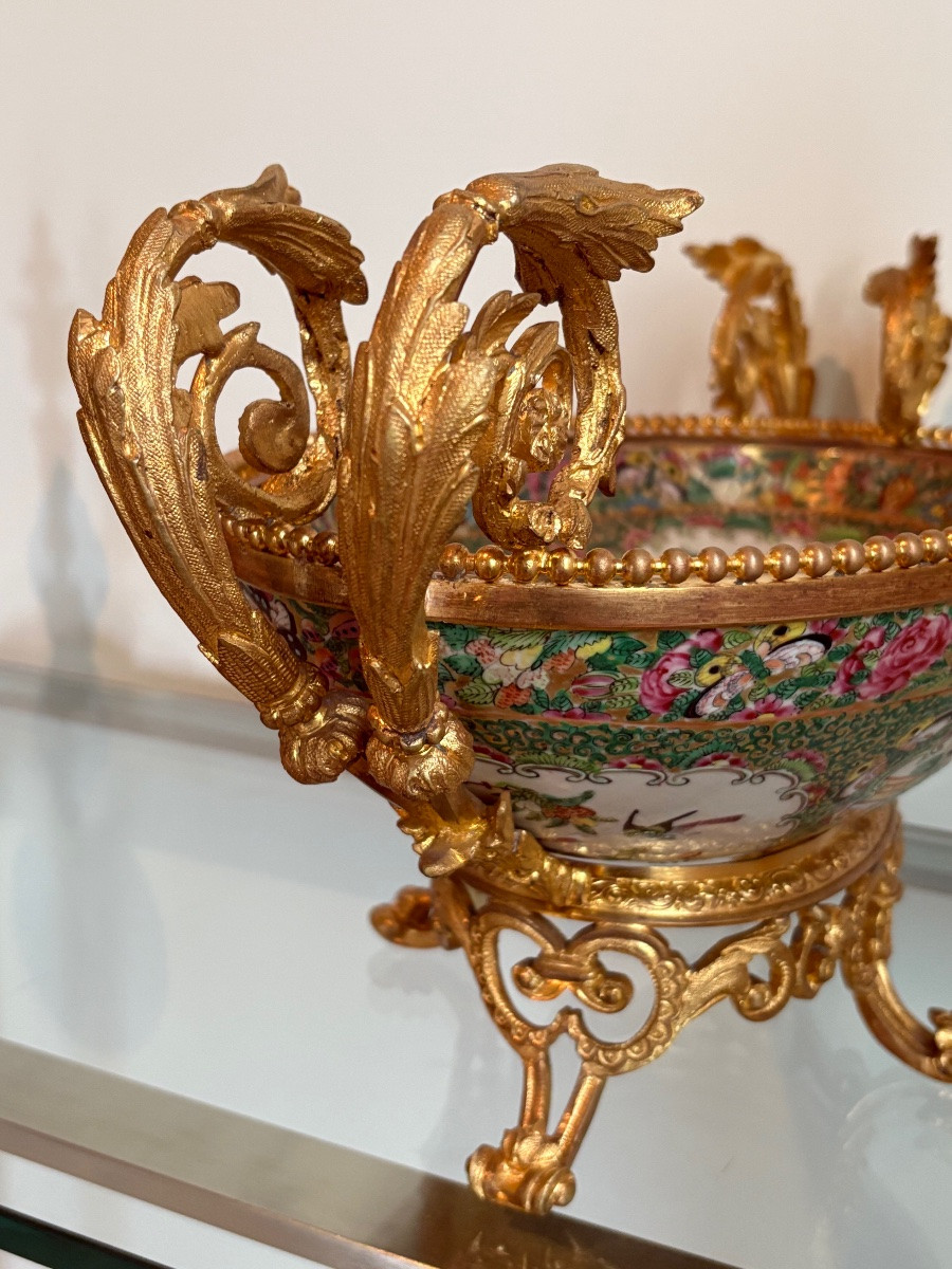 Grande coupe en porcelaine de Canton sur monture bronze doré -photo-4
