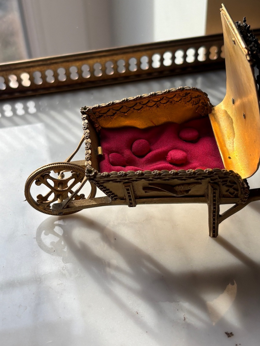 Gold-plated Bronze Wheelbarrow Jewelry Box -photo-2