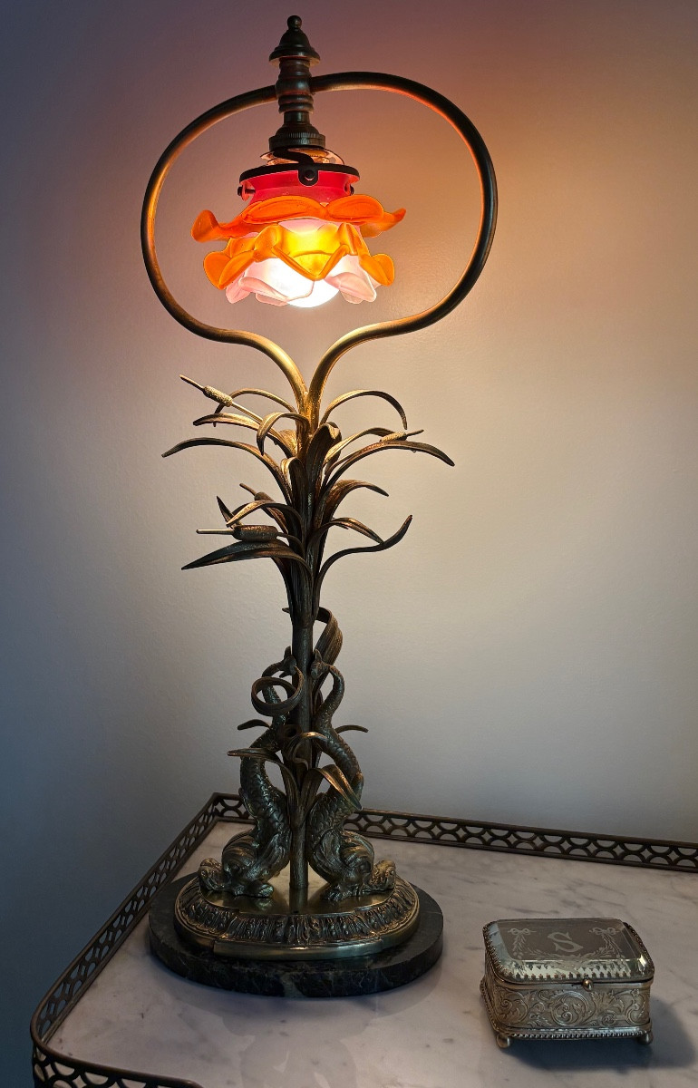 Lampe aux dauphins en bronze doré 