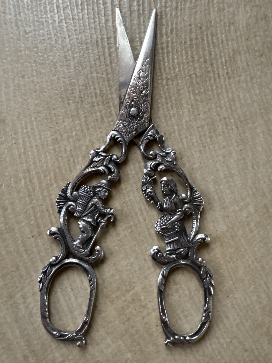 Silver Grape Scissors Decorated With Grape Harvesters 