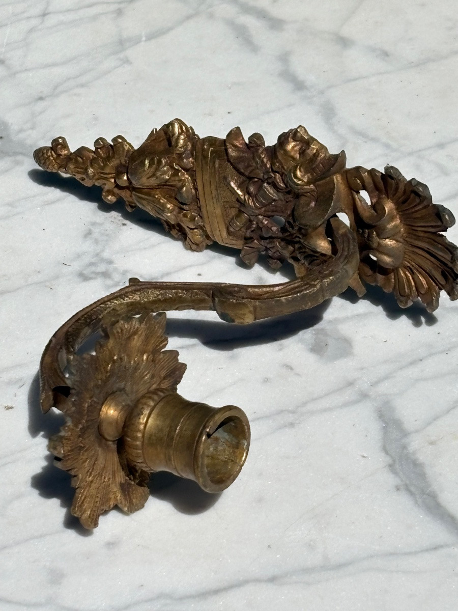 Paire d’appliques XVIIIe en bronze au C couronné -photo-4