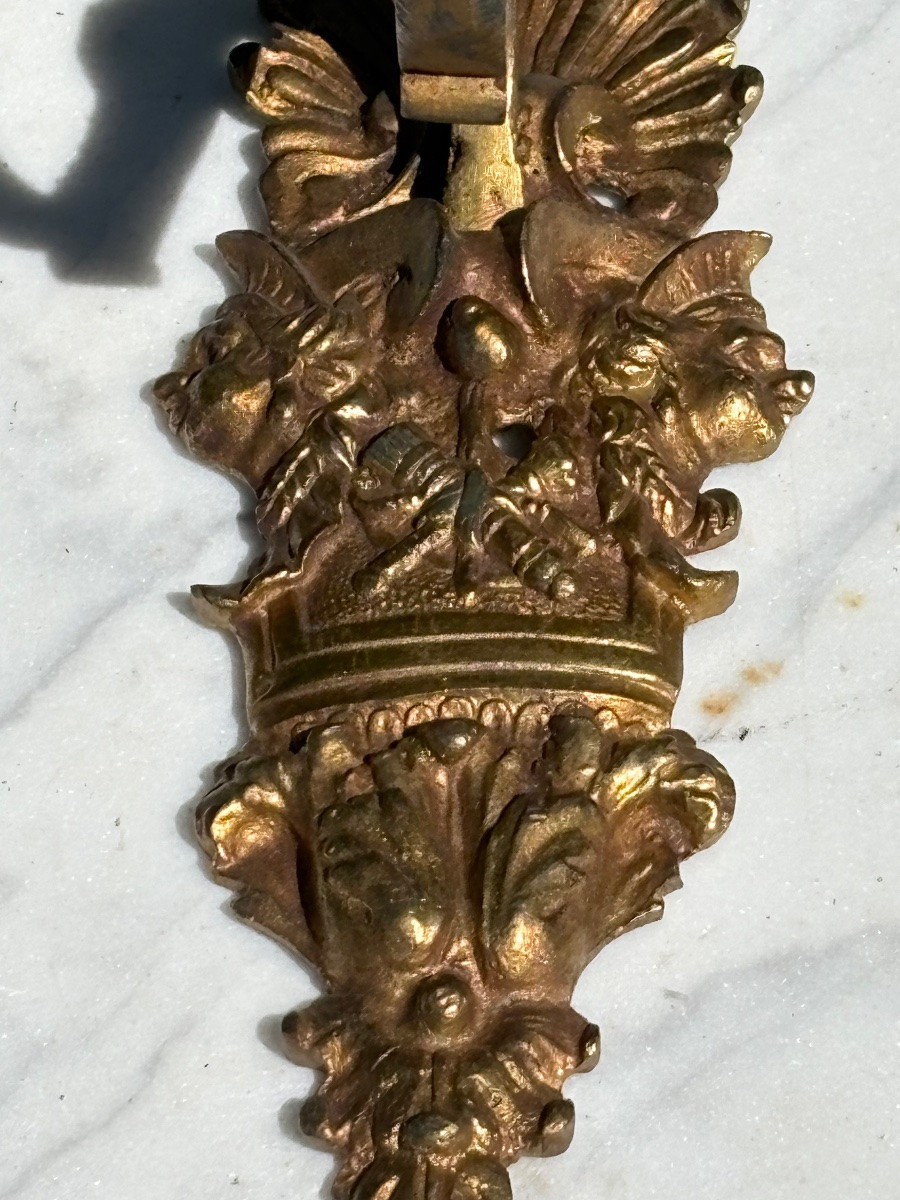 Paire d’appliques XVIIIe en bronze au C couronné -photo-1