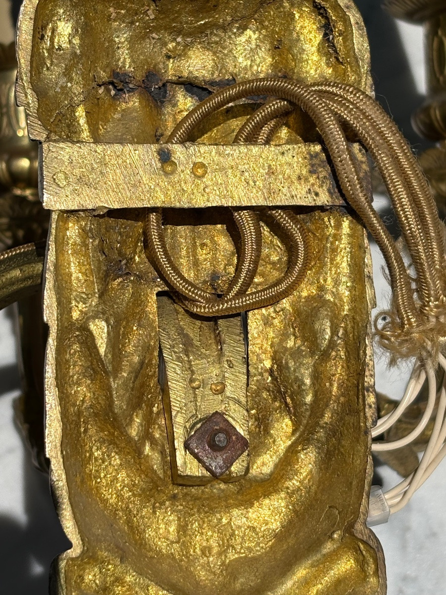 Pair Of 18th-century Louis XVI Ormolu Sconces-photo-3