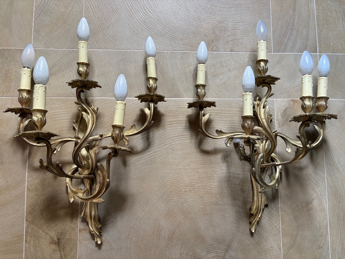 Louis XV Wall Sconces In Gilded Bronze 