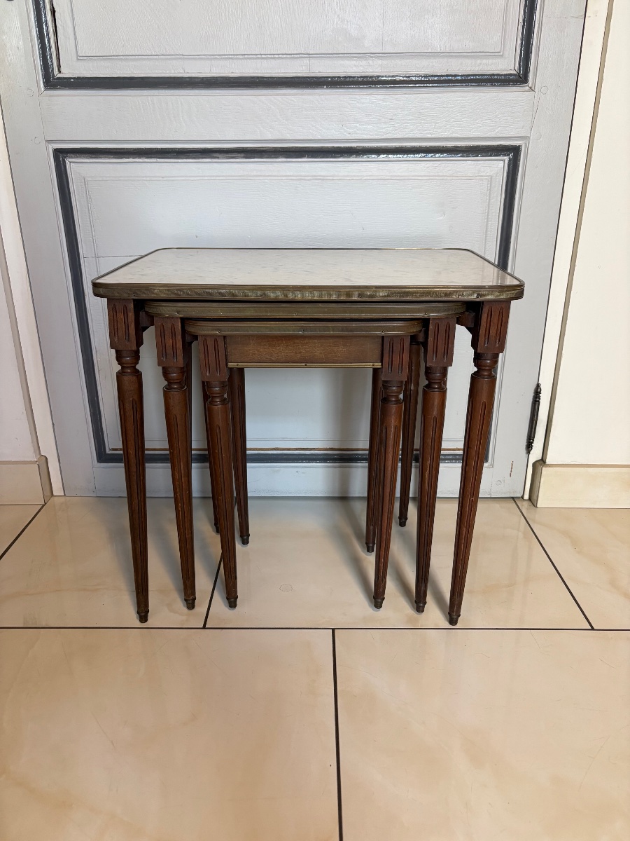 Tables gigogne Louis XVI en acajou et marbre de Carrare -photo-2