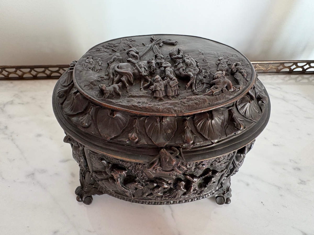 Coffret en bronze scènes XVIIe haut relief -photo-2