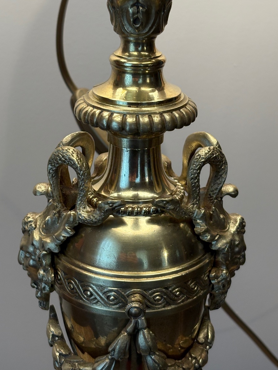 Très grande lampe Louis XVI en bronze doré -photo-3