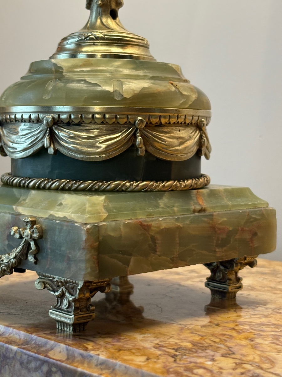Très grande lampe Louis XVI en bronze doré -photo-6