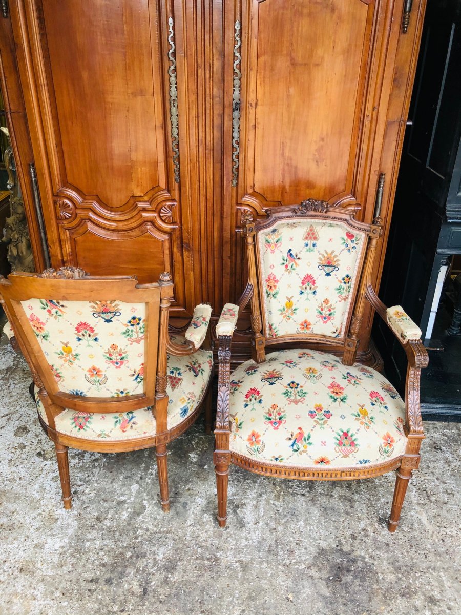 Paire de fauteuils de style Louis XVI-photo-2