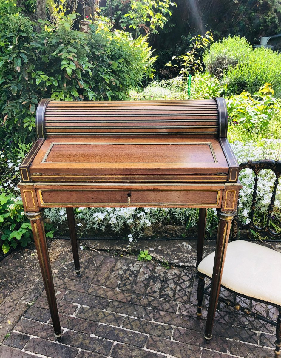 Bureau à cylindre bonheur du jour LOUIS XVI