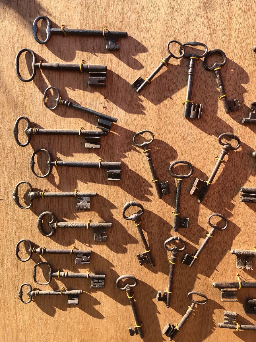 Collection Of 18th Century Keys.-photo-3