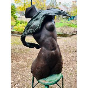 Sculpture corps de femme 