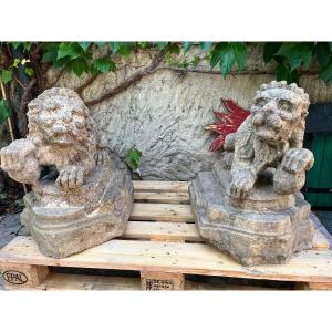 Statues lions en pierre XVIe