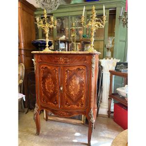 Buffet à hauteur d’appui en marqueterie de style Louis XV 
