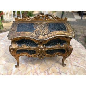 Coffret en bronze de forme commode scriban Louis XV