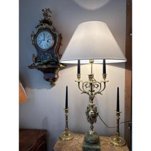 Très grande lampe Louis XVI en bronze doré