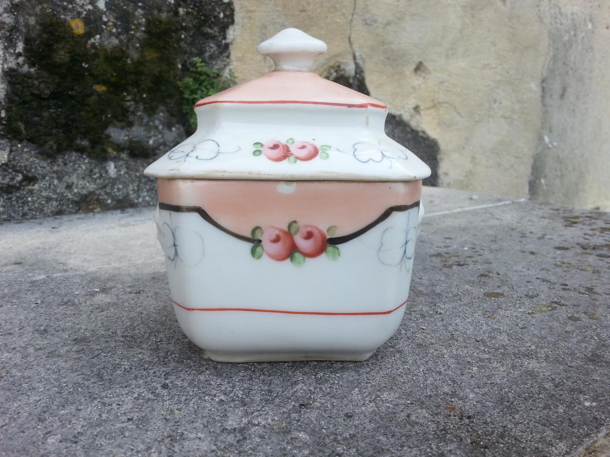 Sugar. Porcelain Paris. 19th.