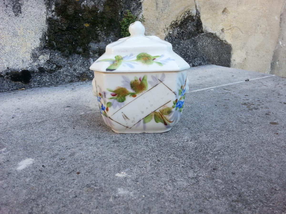 Sugar. Porcelain Paris. 19th.-photo-3
