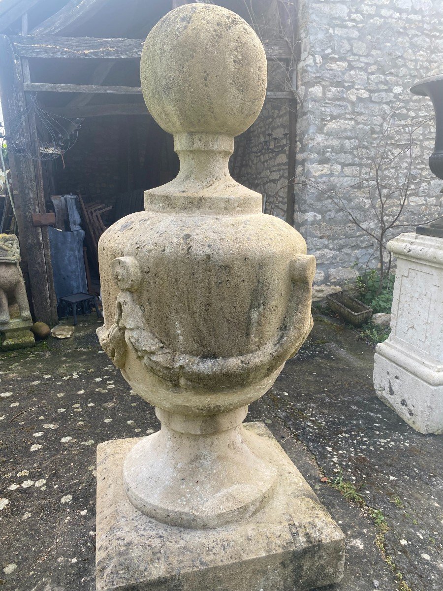Garden Decoration In Freestone (tuffeau)-photo-2