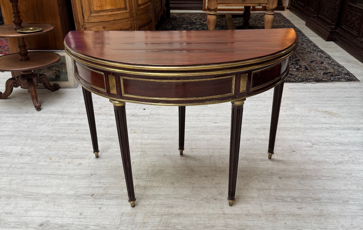 Half-moon Console, Game Table