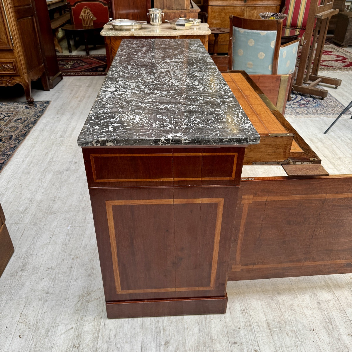 Panty-maker, Secretary-photo-2