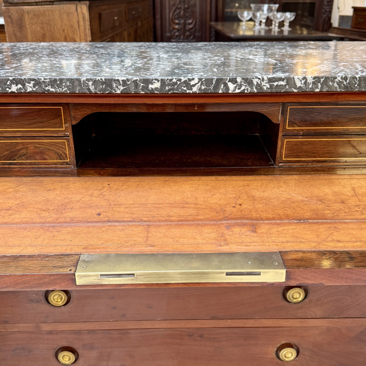 Panty-maker, Secretary-photo-4