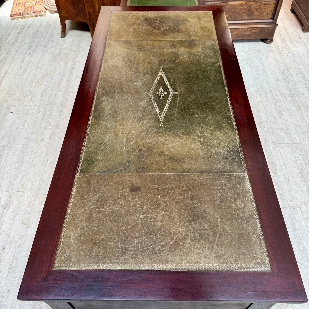 Bureau Empire-photo-2