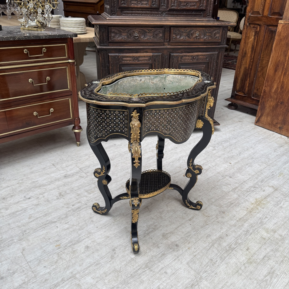 Napoleon III Planter-photo-3