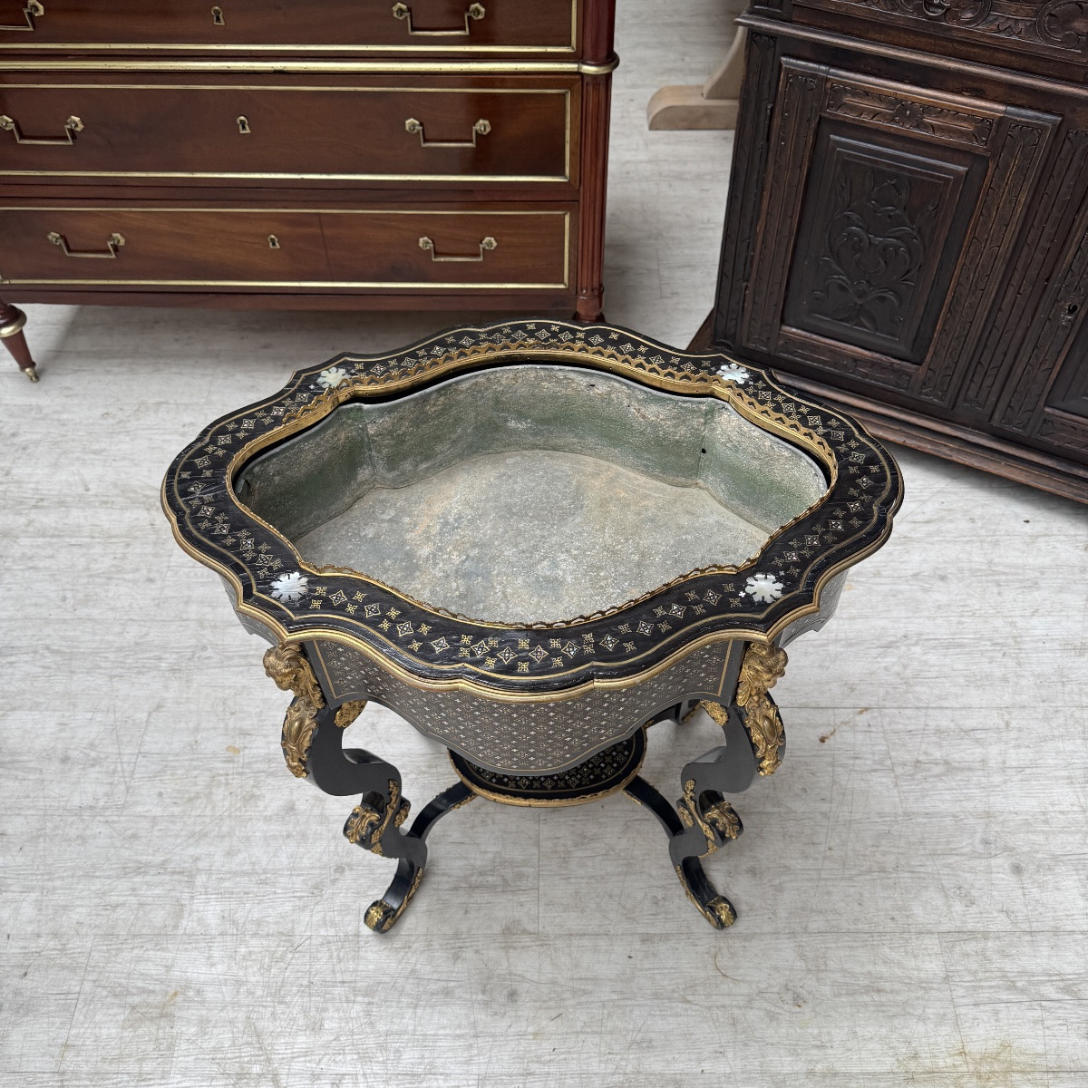 Napoleon III Planter-photo-1