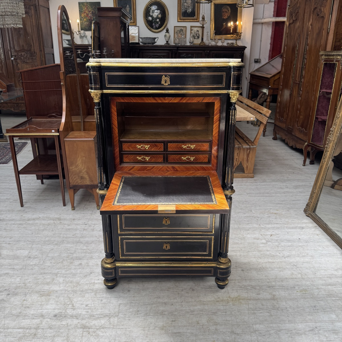 Secretary To Dame Napoléon III-photo-4