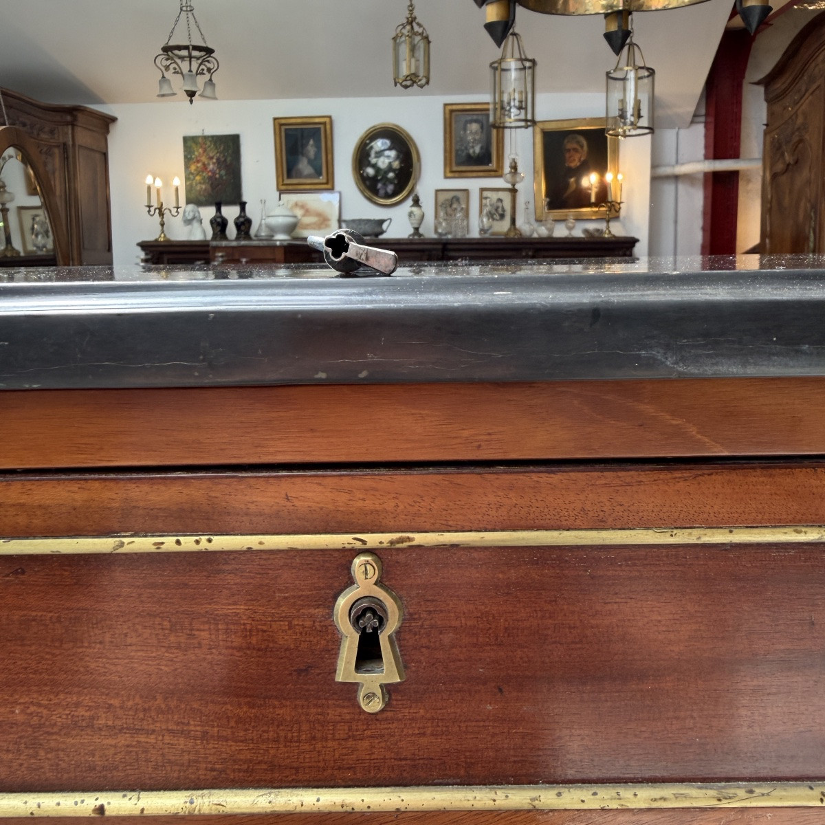 Louis XVI Secretary-photo-2