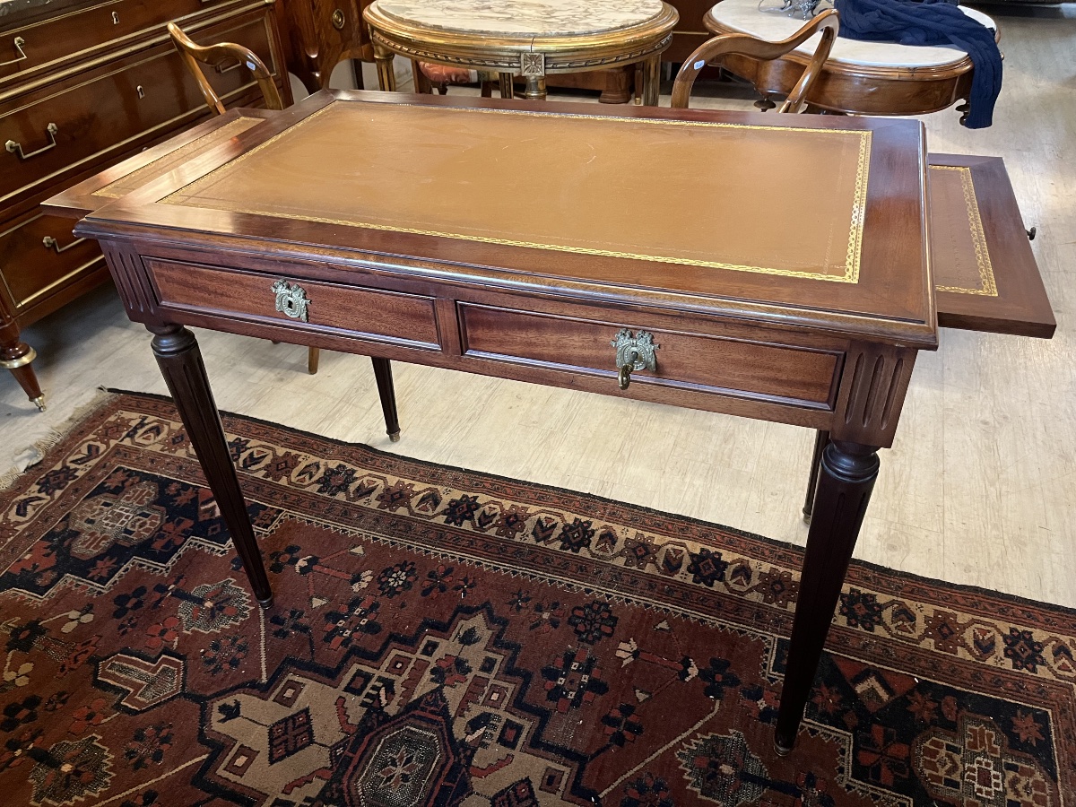 Bureau de style Louis XVI
