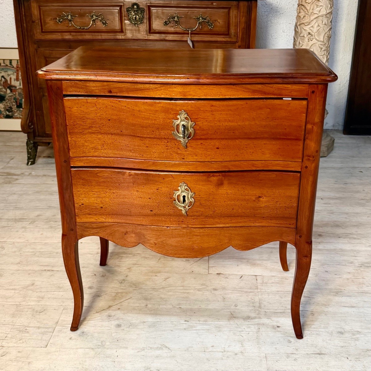 Commode sauteuse 