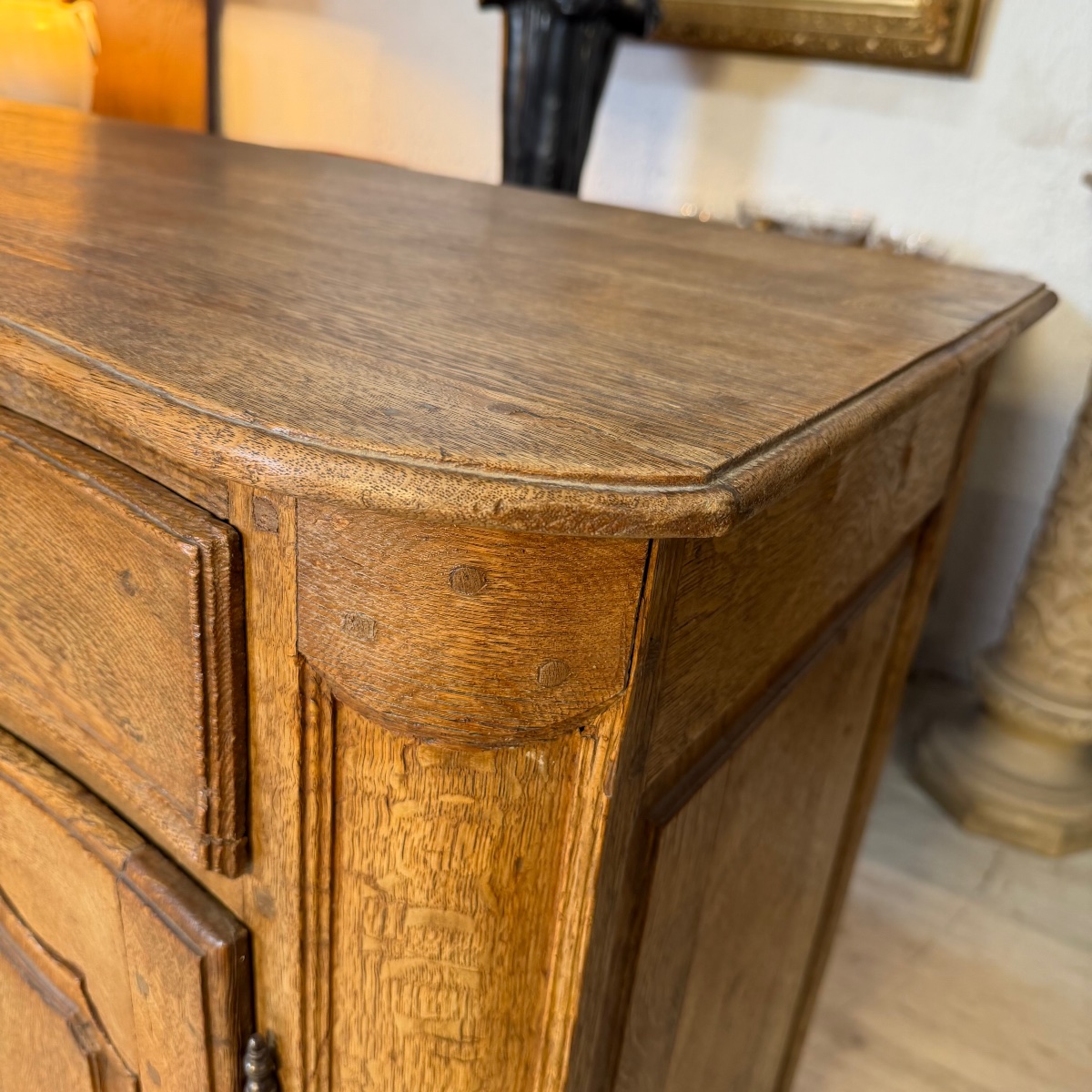 Early 18th-century Paneled Sideboard-photo-2