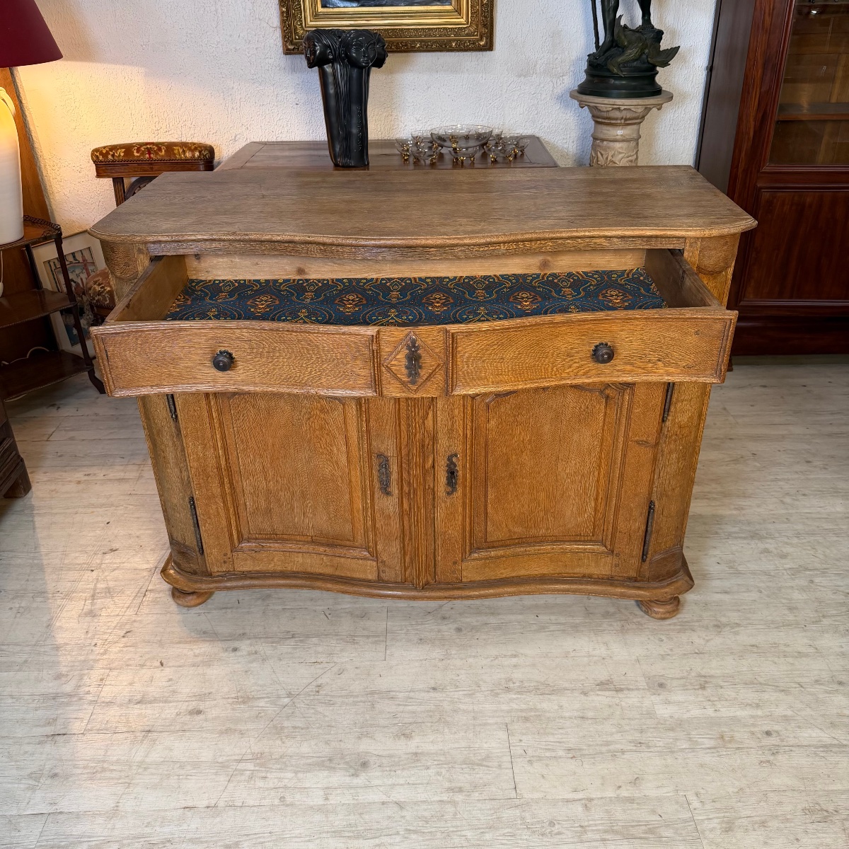 Early 18th-century Paneled Sideboard-photo-4