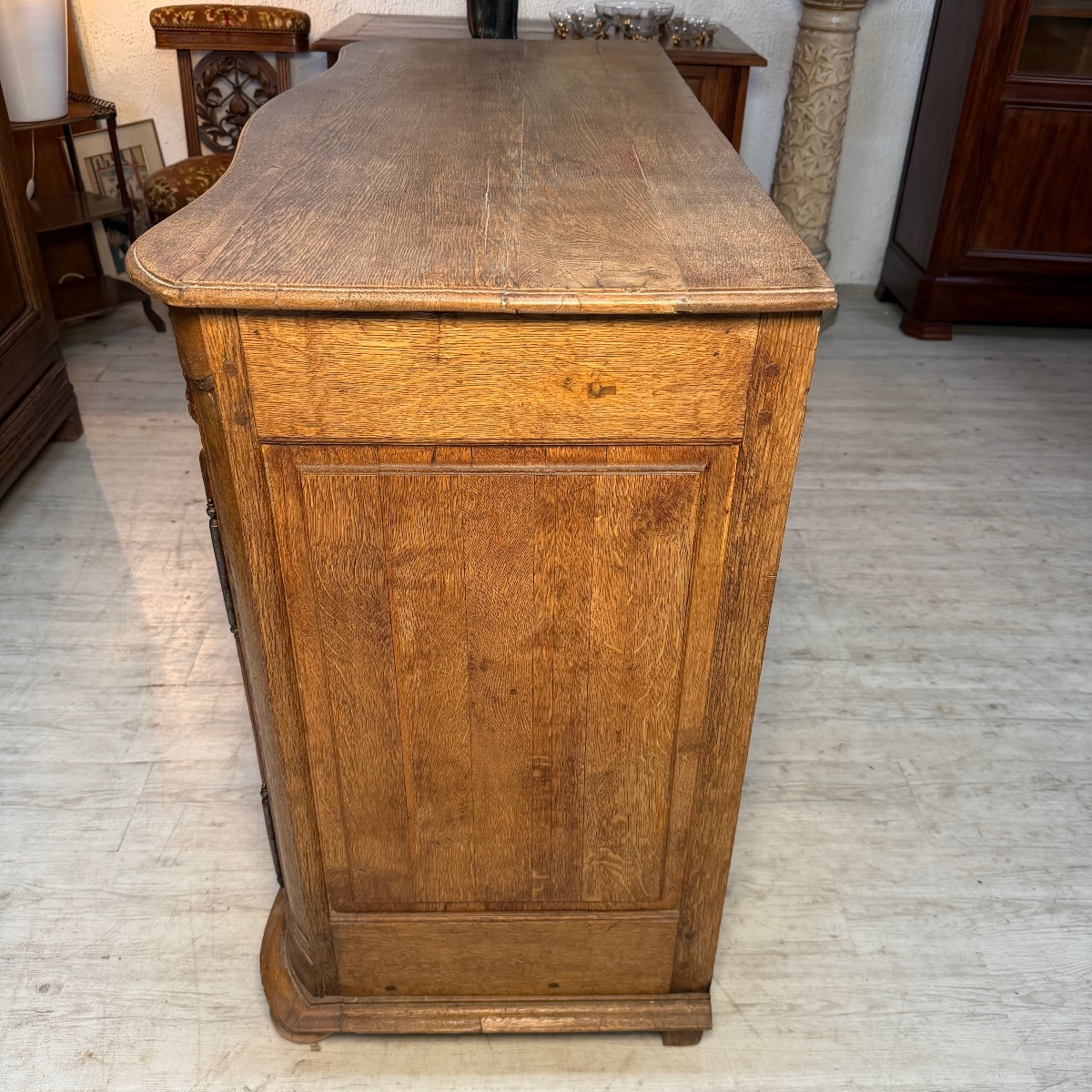 Early 18th-century Paneled Sideboard-photo-3