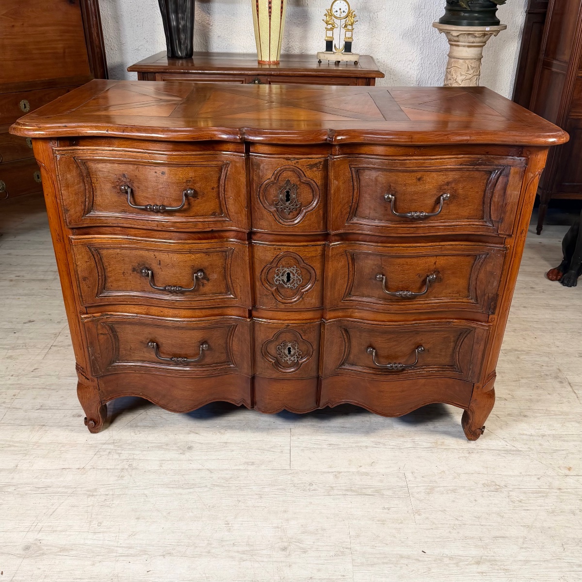 Commode arbalète