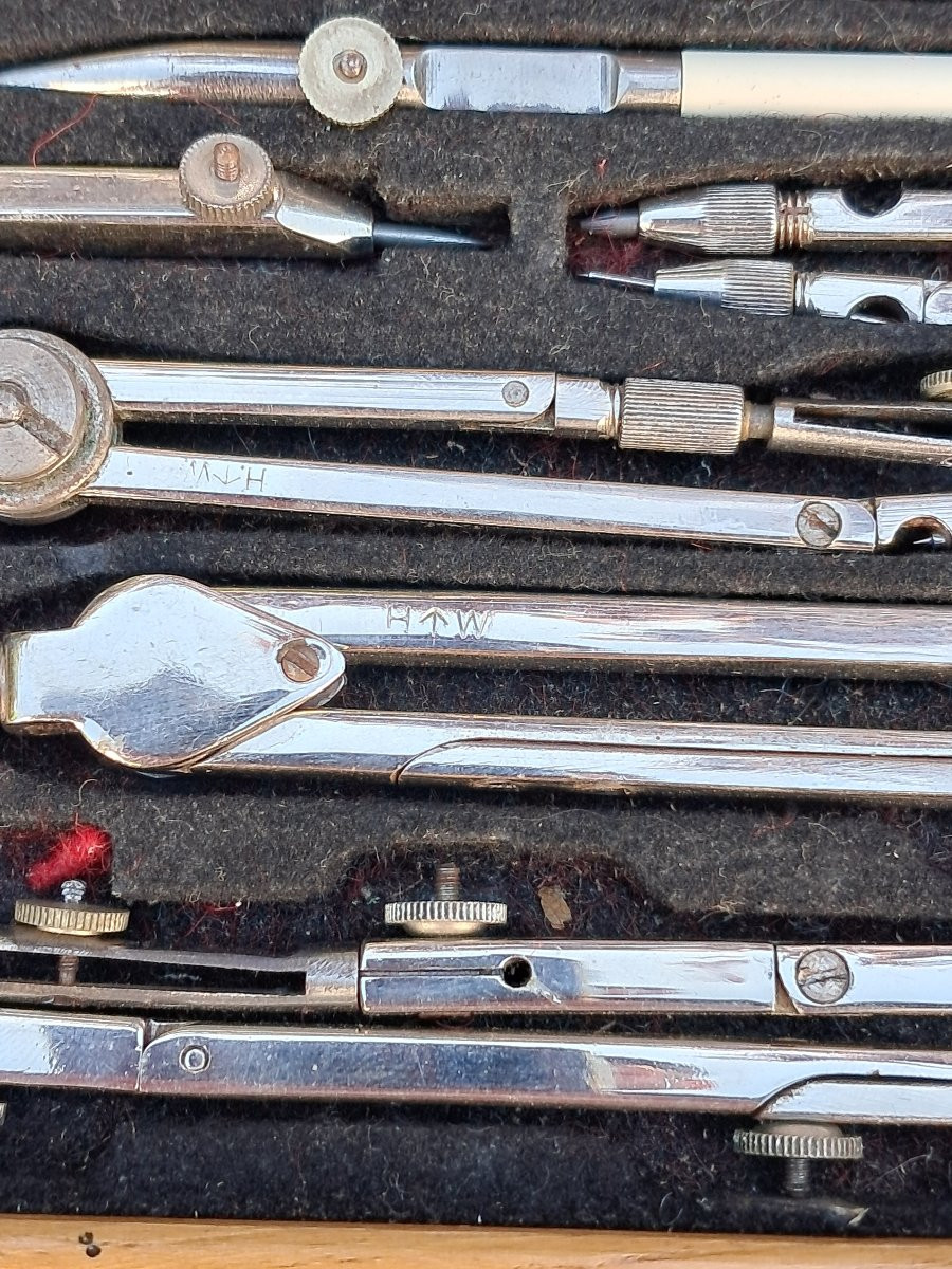 ancienne boite de compas pour la marine anglaise (British Broad Arrow symbol, royal navy)-photo-4