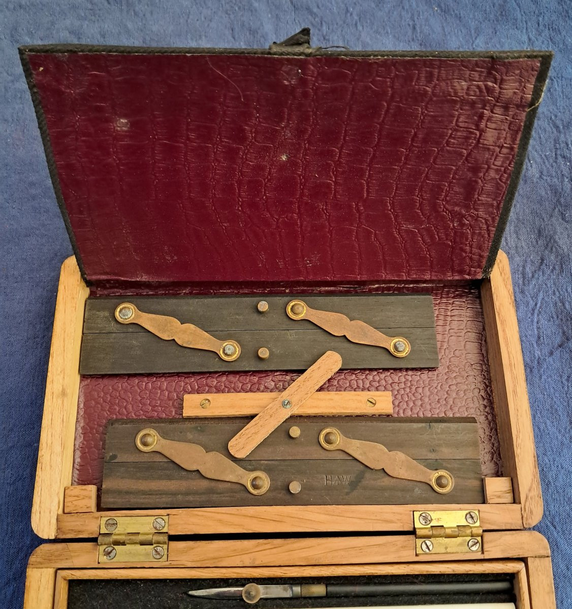 ancienne boite de compas pour la marine anglaise (British Broad Arrow symbol, royal navy)-photo-5