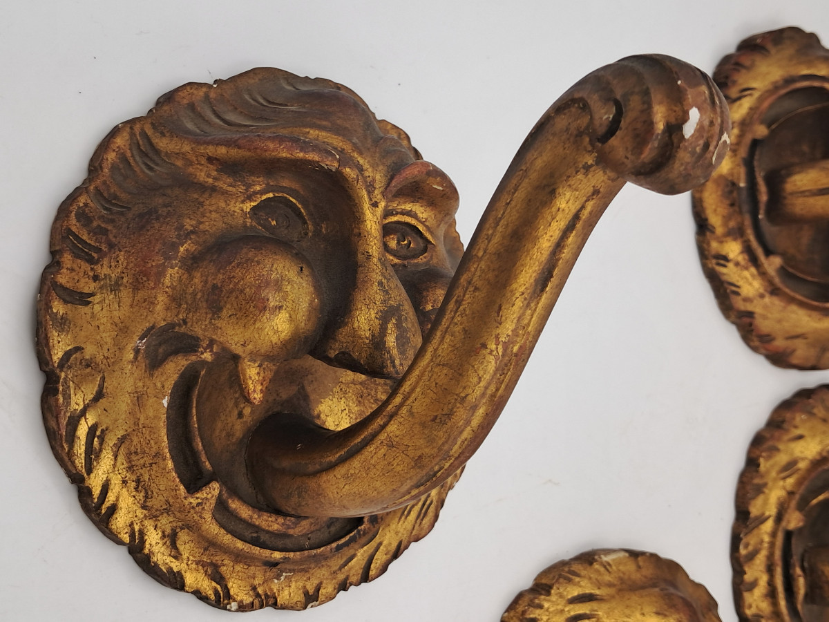 4 Curtain Tiebacks, Lion Heads, Carved And Gilded Wood, Italy 19th Century
