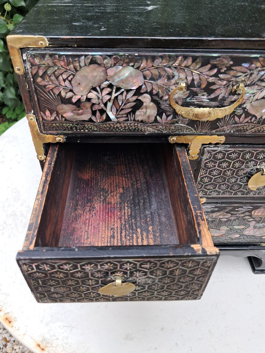 Korean Lacquered Wood Cabinet With Mother-of-pearl Inlays, Joseon Dynasty, 19th Century-photo-3