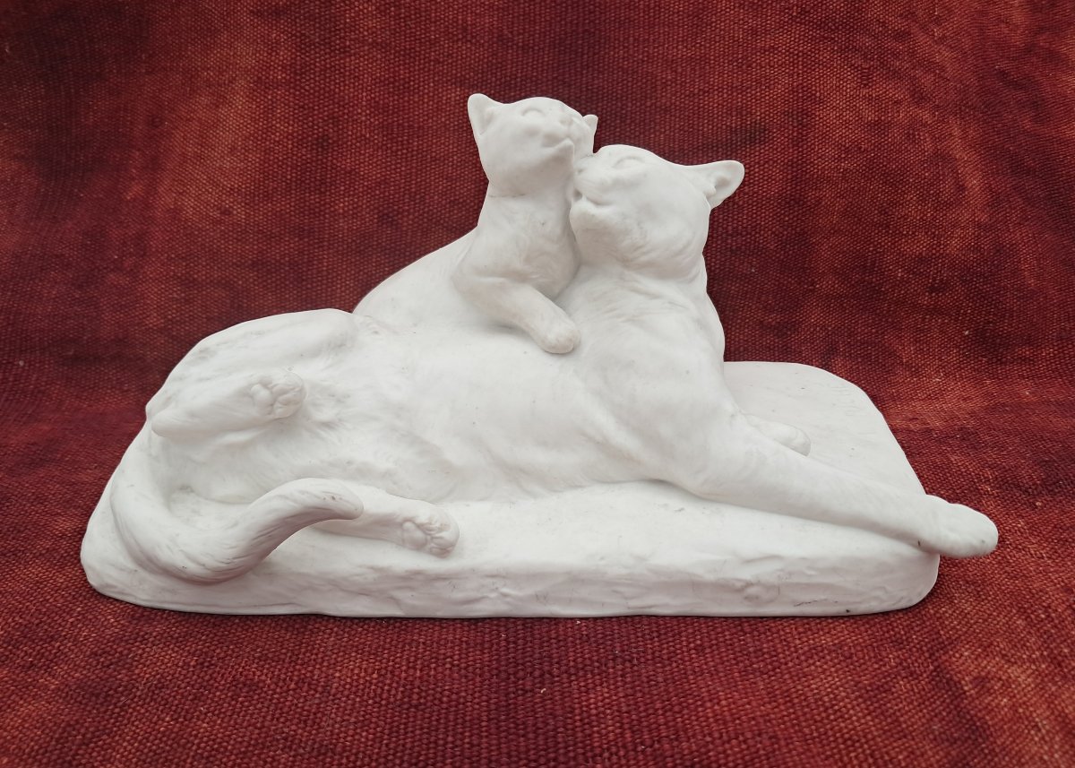  Manufacture Nationale de Sèvres, Louis Riché (1877-1949), chatte et chaton, datée 1905
