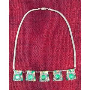 Camille Fauré à Limoges, collier à cinq éléments émaillés