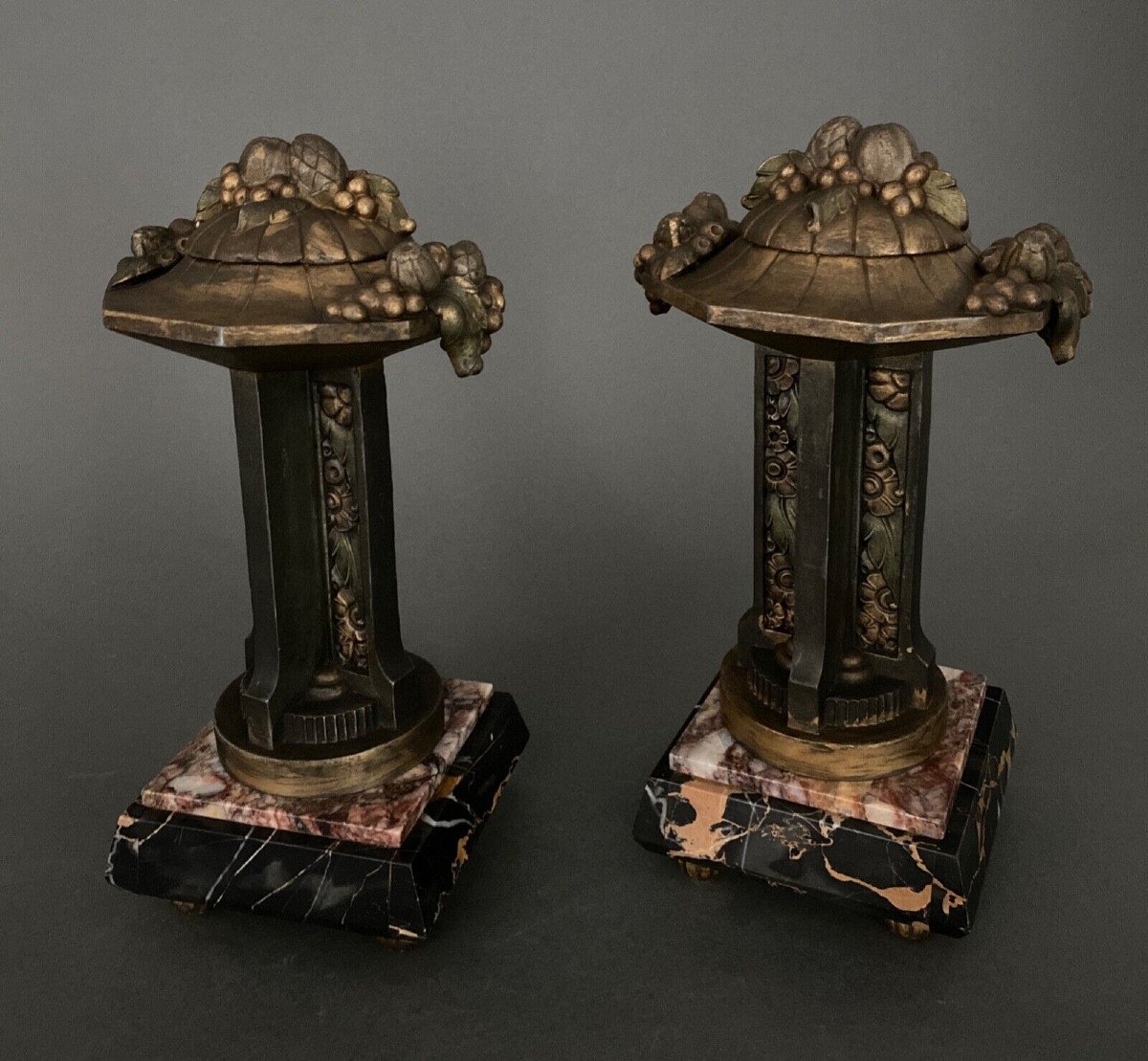 Pair Of 1930 Art Deco Cassolettes In Bronze On A Marble Support Base